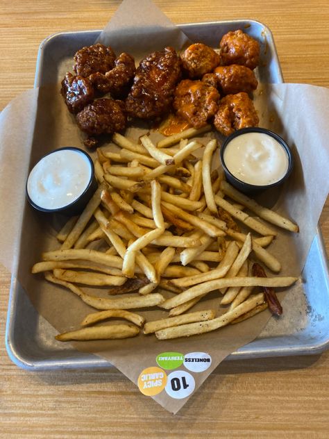 Buffalo Wild Wings Aesthetic, Buffalo Wild Wings Garlic Parm Chicken, Spicy Wings, Buffalo Wild, Buffalo Wild Wings, Drink Aesthetic, Food Babe, Food Combining, Recipes From Heaven