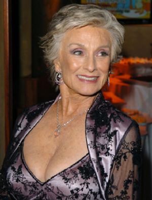 Cloris Leachman Cloris Leachman, Black Dating, Advanced Style, Ageless Beauty, Aged To Perfection, Aging Beautifully, Aging Well, Aging Gracefully, Emmy Awards