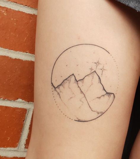 Berg Tattoo, Bookish Tattoos, Girl Back Tattoos, Triangle Tattoos, Court Of Thorns And Roses, Knee Tattoo, Mountain Tattoo, Book Tattoo, Waves Tattoo