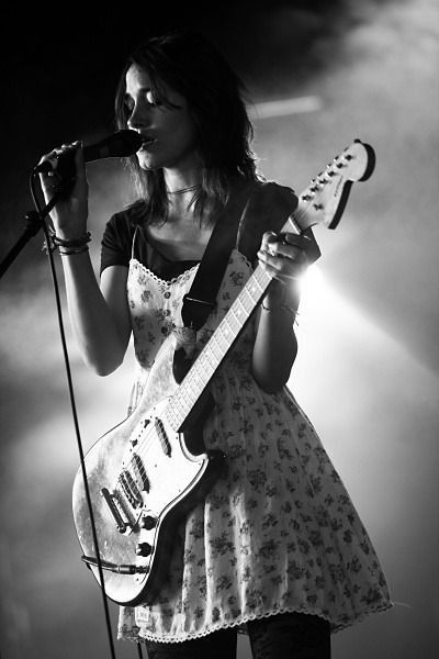 Theresa Wayman, Fender Mustang, Rockstar Aesthetic, Guitar Girl, Concert Aesthetic, Female Guitarist, I'm With The Band, Music Aesthetic, Girls Rock