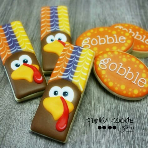 Jill FCS :  Thanksgiving.   Turkey cookie sticks.  Gooble plaques. November Cookies, Thanksgiving Cookies Decorated, Stick Cookies, Cookies Thanksgiving, Turkey Cookie, Thanksgiving Sweets, Fall Decorated Cookies, Cookies Cute, Cookies Fall