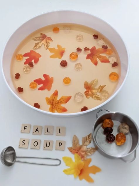 Fall sensory bin for kids using water and artificial leaves and acrylic pumpkins and acorns Pumpkin Soup Sensory Bin, 4 Seasons Sensory Bin, Shamrock Suncatcher, Portland With Kids, Fall Sensory Bin, Fall Sensory, Shamrock Template, Things To Do In Portland, September Fall