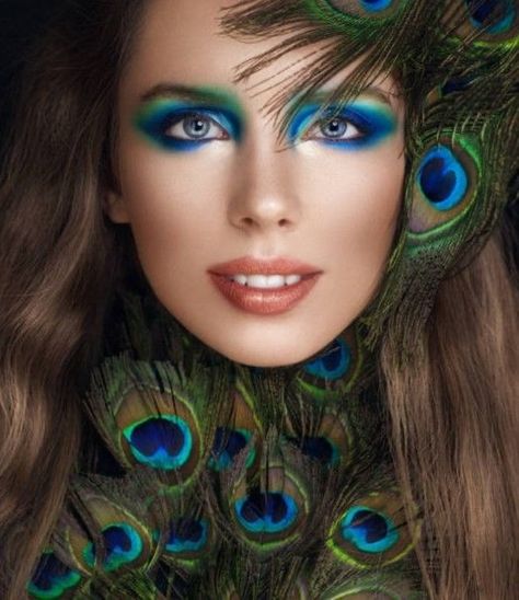 Peacock Makeup Ideas, Peacock Costume Makeup, Peacock Face Painting, Peacock Masquerade, Circus Ball, Peacock Eye Makeup, Peacock Makeup, Karneval Diy, Bird Makeup