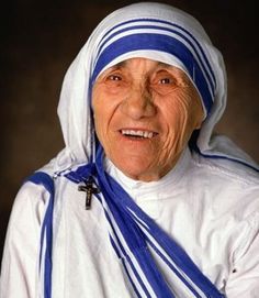 My Brush With A Saint - Mother Theresa Mother Teresa Pictures, Mother Teresa Photos, Missionaries Of Charity, Saint Teresa Of Calcutta, Saints Of India, Mother Teresa Quotes, Saint Teresa, Photographie Portrait Inspiration, Influential Women