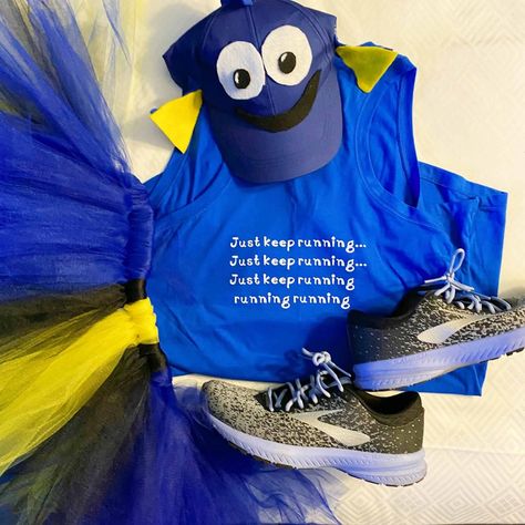 Dory Just Keep Running tank top and running costume idea. Directions on how to make on your Cricut. #cricutmade #runDisney Rundisney Costumes, Disney Running Outfits, Just Keep Running, Walt Disney World Marathon, Diy Project Ideas, Run Disney Costumes, Cute Disney Outfits, Running Costumes, Crafts And Diy