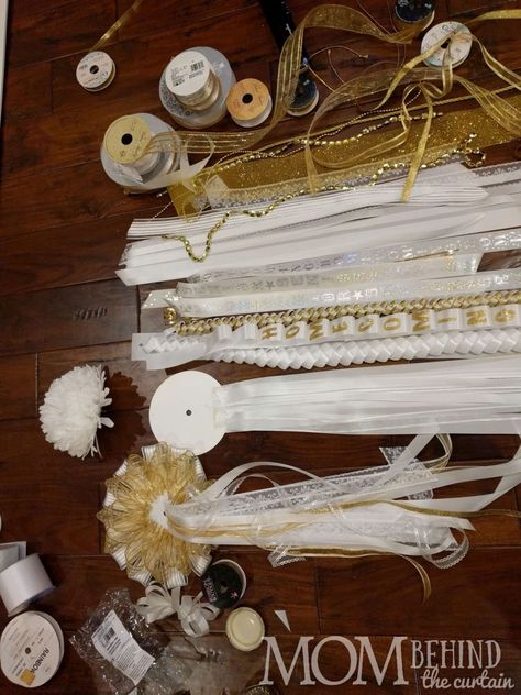 How To Make A Mum Homecoming Step By Step, Gold And White Homecoming Mum, Senior Mums Homecoming White And Gold, Senior Mums Homecoming White, Senior Mum Ideas, White Homecoming Mum, Senior Homecoming Mums, Mum Diy, Mum Making