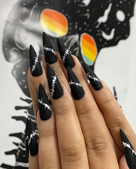 Goth Stiletto Nails Designs, Black October Nails, Creepy Nail Designs, Gothic Nails Coffin, Heavy Metal Nails, Halloween Stilleto Nails, Halloween Nails Stiletto, Edgy Nail Designs, Botanical Nails