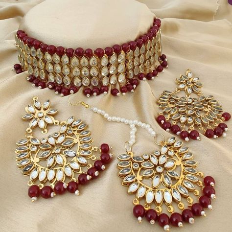 Handmade Kundan Jewellery, Maroon Necklace, Flower Jewellery For Mehndi, Wedding Jewellery Designs, Beautiful Jewelry Diamonds, Antique Gold Rings, Bridal Jewellery Earrings, Necklace Combo, Wedding Backdrop Decorations