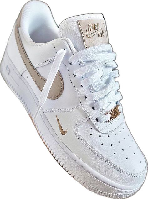 Unique Gold Chain, Nike Air Force White, Shoes Preppy, White Nike Shoes, Nike Shoes Girls, Preppy Shoes, Custom Air Force 1, Baby #5, Sneaker Games