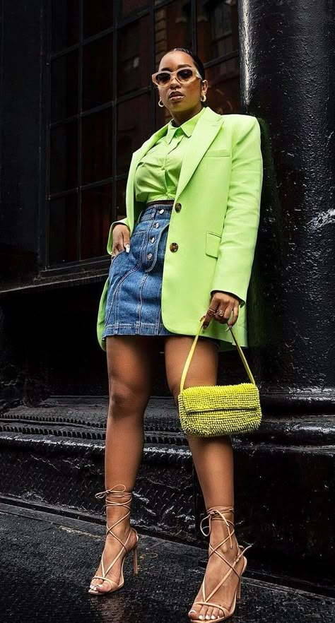 Neon Green Blazer Outfits For Women, Lime Blazer Outfit, Green Blazer Outfits, Carey Bradshaw, Green Blazer Outfits For Women, Blazer Outfits Street Style, Green Blazer Outfit, Church Outfit Ideas, Anthony Hamilton