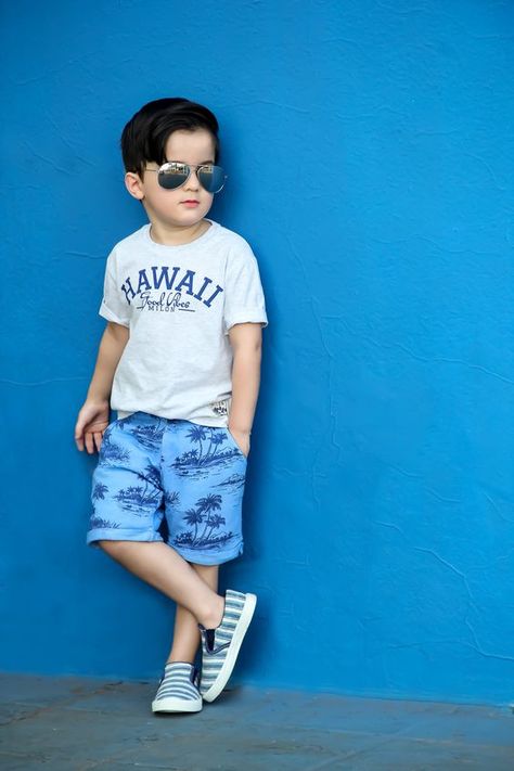 Kids Poses For Photoshoot Boys, Kid Photoshoot Ideas Boys, Kids Poses For Photoshoot, Kid Photoshoot Poses, Poses For Kids Photoshoot, Poses For Boys Photoshoot, Kids Photoshoot Poses, Boys Photoshoot Poses, Baby Boy Poses