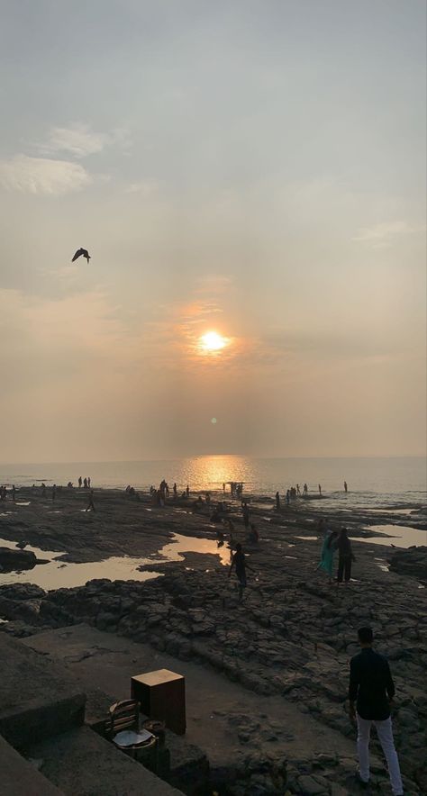 Haji Ali Dargah Mumbai, Mumbai Snap, Haji Ali, Htc Wallpaper, Aesthetic Photography People, New Instagram Logo, Snapchat Ideas, Mumbai City, Better Man