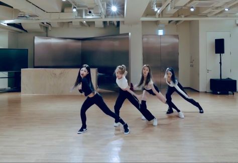 #aespa #aespakarina #aespagiselle #aespaningning #aespawinter Aespa Dance Practice, Kpop Trainee, Vision Board Project, Dance Dreams, Charlie’s Angels, Singing Career, Music Motivation, Dance Classes, Music Aesthetic