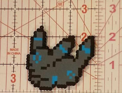 Umbreon Perler Beads, Umbreon Perler, Shiny Umbreon, Pokemon Perler, Pixel Art Pokemon, Perler Creations, Pokemon Perler Beads, Art Pokemon, Beads Designs