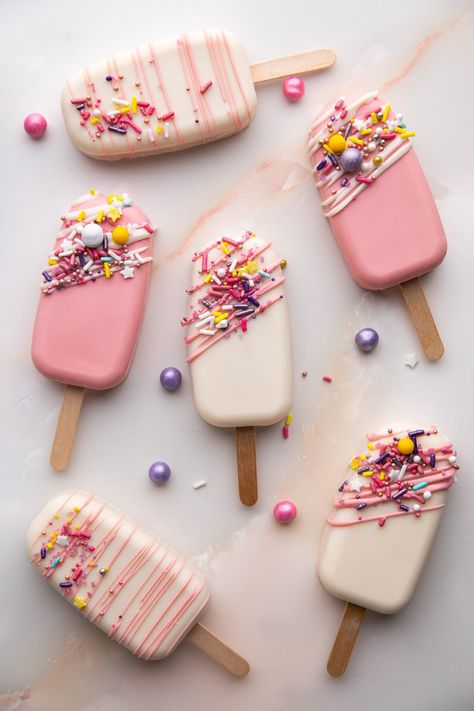 Elegant Cake Pops, Decorating Tips And Tricks, Pink Dessert Tables, Popsicles Cake, Cake Pop Designs, Fancy Sprinkles, Cake Pop Decorating, Ginger Cake, Wedding Traditions