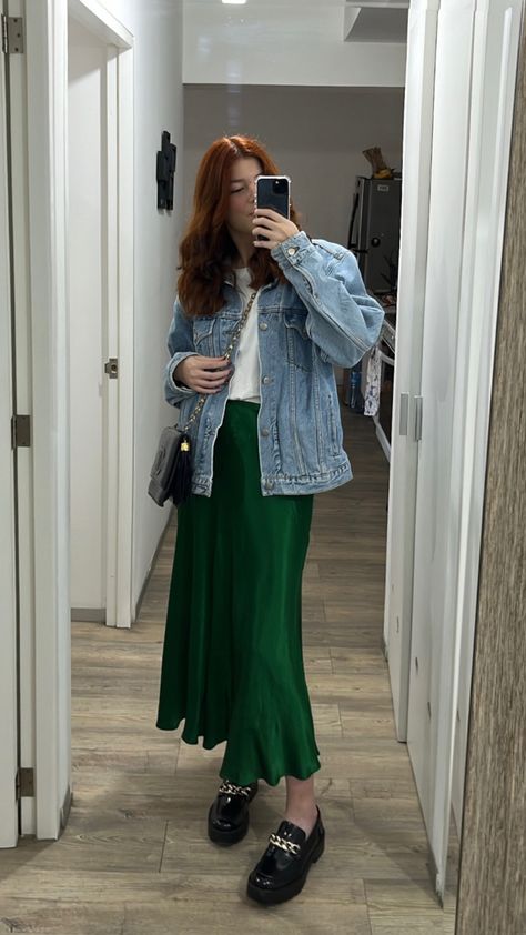 Dark Green Skirt Outfit, Green Silk Skirt Outfit, Study Outfits, Green Chiffon Skirt, Green Skirt Outfits, Green Silk Skirt, Silk Skirt Outfit, Dark Green Skirt, Study Outfit