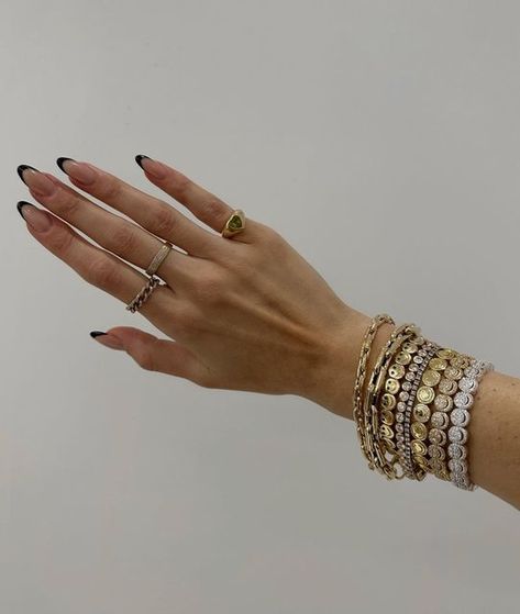 Lisa Gozlan Jewelry, Liza Gozlan Bracelets, Lisa Gozlan Bracelets, Lisa Gozlan, Jeweled Bag, Best Friend Outfits, Jewelry Accessories Ideas, Chunky Jewelry, Accessories Ideas