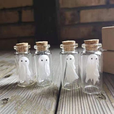 Veselý Halloween, Halloween Decor Diy, Ghost Gifts, Diy Halloween Decor, Easy Halloween Crafts, Manualidades Halloween, Halloween Crafts Decorations, Halloween Tattoo, Kraf Diy