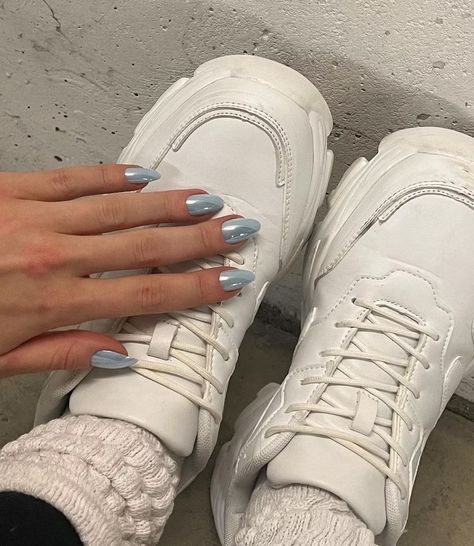 Frosted Blue Nails, Frosted Nails Winter, Winter Nails Light Blue, Baby Blue Chrome Nails, Ice Blue Nails, Winter Nails Blue, Icy Nails, Boring Nails, Chrome Manicure