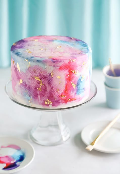 Brushstroke Cake, Watercolor Graffiti, Watercolor Cakes, Colorful Cake, Watercolor Cake, Savoury Cake, Fancy Cakes, Chocolate Cake Recipe, Food Cakes