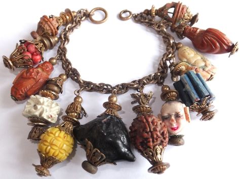 Beadiste: Puzzling Evidence - The Miriam Haskell Mystery Miriam Haskell Jewelry, Vintage Jewelry Art, Assemblage Jewelry, Miriam Haskell, Gold Necklace Set, Best Jewelry Stores, Bead Charm Bracelet, Jewelry Display, Vintage Jewels