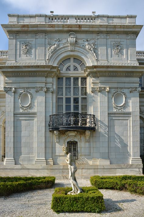 https://flic.kr/p/SnGSVu | Rosecliff, South End (1902), Newport, Rhode Island Rhode Island Newport, Newport Rhode Island Aesthetic, Rhode Island Aesthetic, Chateau Exterior, Rhode Island Mansions, Newport Mansions, Rosecliff Mansion, Dark White, Quiet Corner