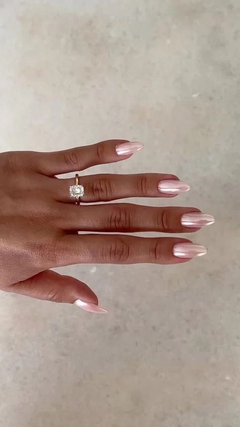 26 Trendy Pink Chrome Nail Inspirations for Summer 2024 Nails That Make You Look Tan, Halle Sandberg Nails, Crome Nails Almond Short, Light Pink Chrome Nails Almond, Summery Nails 2024, Clean Summer Nails, Nails For Mexico Vacation, French Tip Dip Nails, Classic Summer Nails