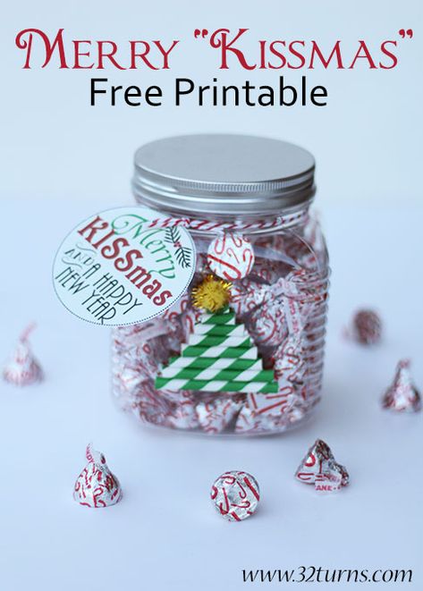 Hershey Kiss Gift Ideas, Hershey Kisses Christmas Ideas, Merry Kissmas Printable Free, Candy Printables, Santa Kisses, Hershey Kisses Gifts, Sister Bracelets, Merry Kissmas, Christmas Neighbor