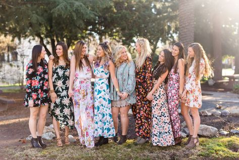 best friends photoshoot Floral Group Outfit, Floral Dress Group Photoshoot, Group Photography Poses, Trip To Maui, Best Friend Photoshoot, Crazy Outfits, Floral Outfit, Friend Photoshoot, Friends Photography