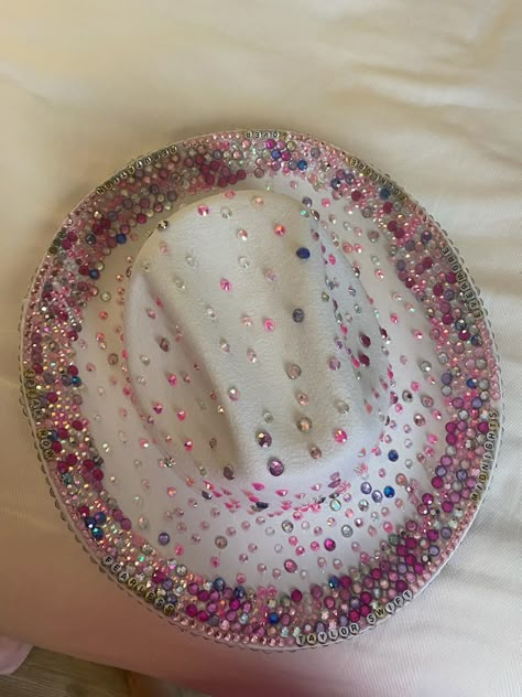 Bedazzling Cowboy Hats, Senior Year Cowboy Hat, Taylor Swift Concert Outfit Cowboy Hat, Speak Now Cowboy Hat, Cowgirl Hat Taylor Swift, Bejeweled Cowboy Hat Taylor Swift, Bejewelled Cowboy Hat, Harry Styles Cowboy Hat Diy, Lover Cowboy Hat