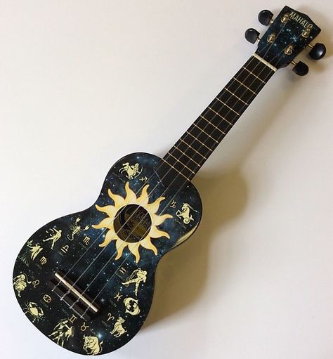 Ukulele Painting Ideas, Ukulele Designs, Ukulele Painting, Arte Do Ukulele, Blue Ukulele, Gitar Vintage, Painted Ukulele, Ukulele Design, Ukulele Art