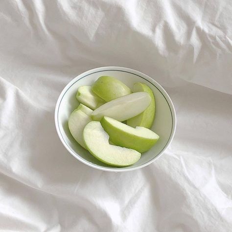 Green Apples, Think Food, Pretty Food, Cute Food, Aesthetic Food, Love Food, Apples, Matcha, Chocolate Chip