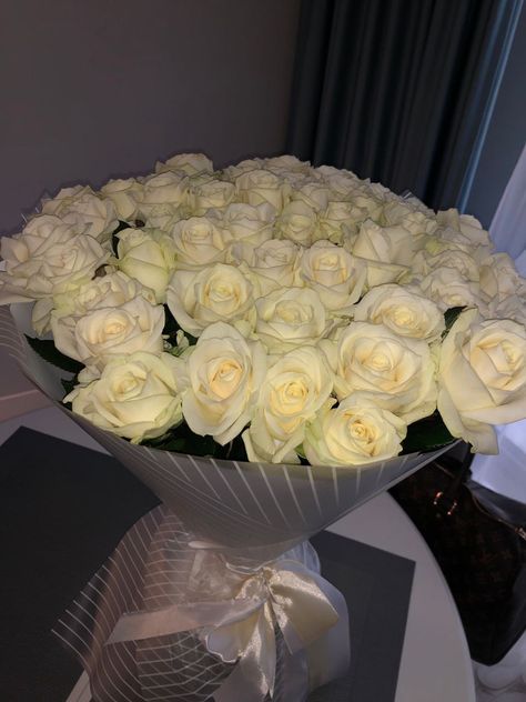 #bouquet #aesthetic #красота Bouquet Aesthetic, Luxury Bouquet, Flowers Luxury, Cute Surprises, Bouquet Gift, Flowers Bouquet Gift, Flower Therapy, Beautiful Bouquet Of Flowers, Luxury Flowers