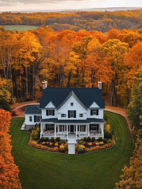 Rustic Farmhouse Kitchen Ideas, Farmhouse Cozy, Tiktok Influencer, Dream Farmhouse, Barn House Design, Farmhouse Kitchen Ideas, Dream Life House, Dream Beach Houses, Fall Farmhouse