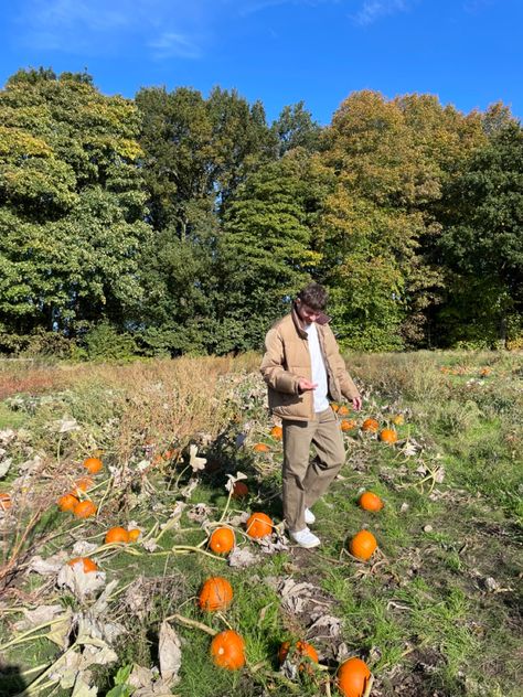 Mens autumn inspo outfit Autumn Inspired, Inspo Outfit, Autumn Inspiration, Fall Vibes, Pumpkin Patch, Relationship Goals, Mens Outfits