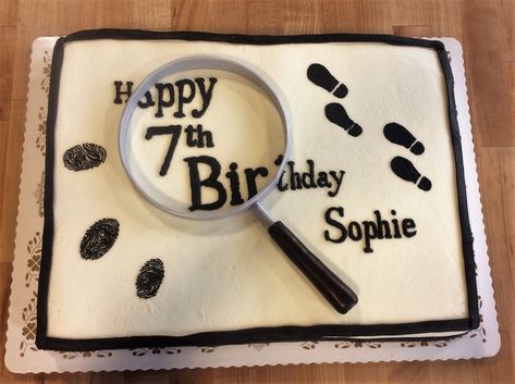 Detective Sheet Cake — Trefzger's Bakery Detective Party Food Ideas, Mystery Cake Birthday, Detective Cake Ideas, Detective Birthday Cake, Clue Cake, Detective Cake, Sherlock Cake, Spy Kids Party, Spy Cake