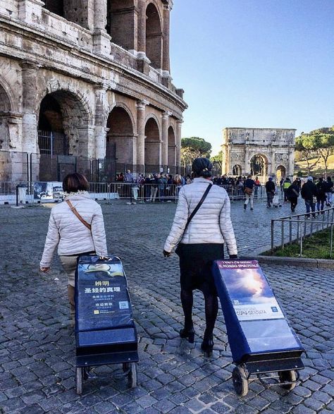 Public witnessing in Rome. For bonus points: what is special about the arch in the background? (Credit: @m_salina69) Door To Door Ministry Jw, Jw Memes, Cart Witnessing, Spiritual Vision Board, Public Witnessing, Jw Bible, Jw Ministry, Pioneer Life, Jw Family