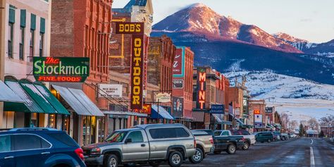 5 Cool Towns Just Outside Bozeman – Montana Gift Corral Livingston Montana, Montana Travel, Montana Homes, Big Sky Montana, Bozeman Montana, Places To Live, Big Sky Country, Peaceful Places, Big Sky