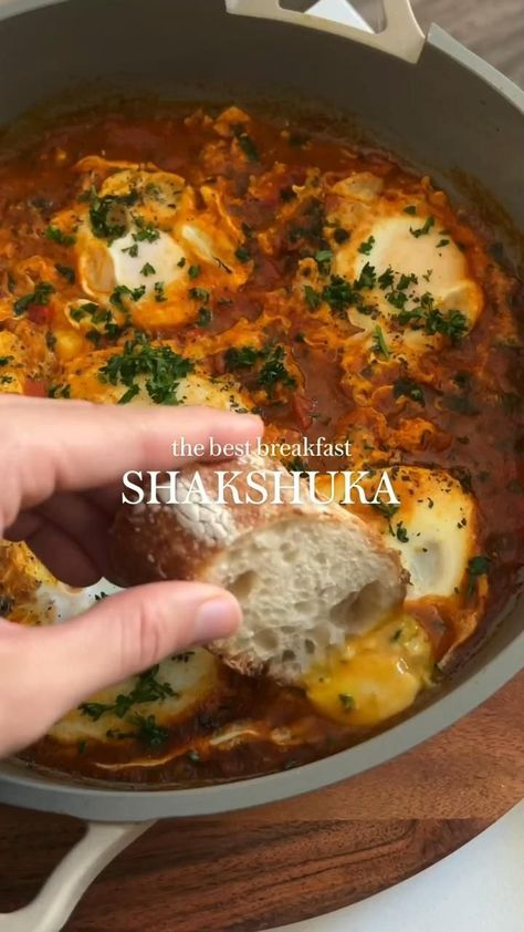 Shakshuka Recipe For One, Egg Recipes Shakshuka, Shashuka Recipe Eggs, Air Fryer Shakshuka, Spanish Eggs Recipe, Shak Shuka Recipe, Shakshuka Recipe Videos, Shasuksha Recipe, Shakshouka Eggs Recipe