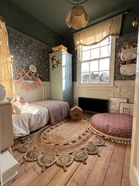 Dark Cottage Core Bedroom, Cottage Core Bedroom, Dark Boho Bedroom, Design Bathroom Ideas, Bedroom Fall Decor, Fairytale Bedroom, Dark Cottage Core, Vintage Kids Room, Bedroom Dark