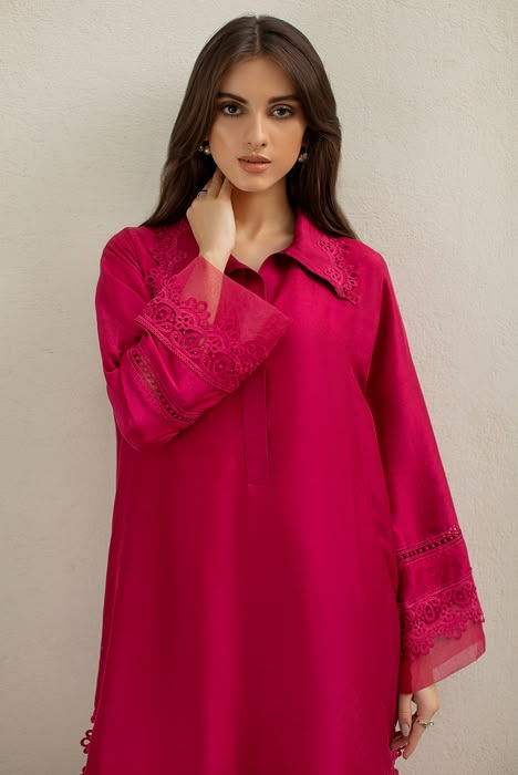 Magenta Affair (KUT243) Deepak Perwani, Simple Kurta, Cutwork Lace, Pakistani Kurta, Suit Casual, Casual Indian Fashion, Pakistani Fancy Dresses, Pakistani Dresses Casual, Salwar Kamiz