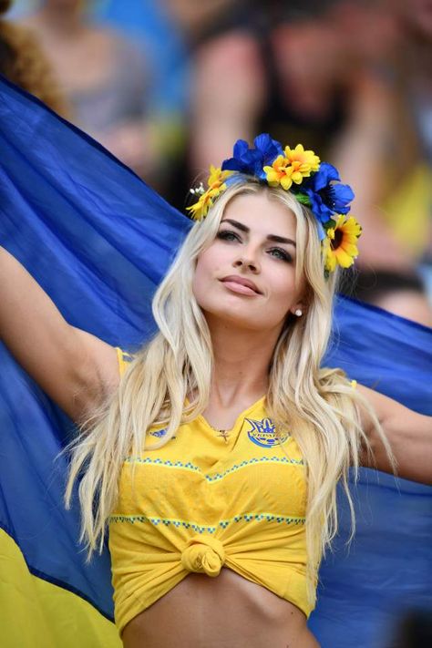 Ukrainian Girl, Girls Watch, Girls Football, Ukraine Women, Love Football, Ukrainian Flag, Euro 2016, Ukrainian Art, Soccer Girl