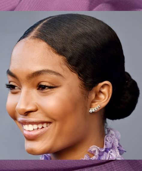 Yara Shahidi Hairstyles, Yara Shahidi, Natural Hair Bun Styles, Kiernan Shipka, Hair Knot, Sarah Hyland, Pelo Afro, Hair Ponytail Styles, Hair Crush