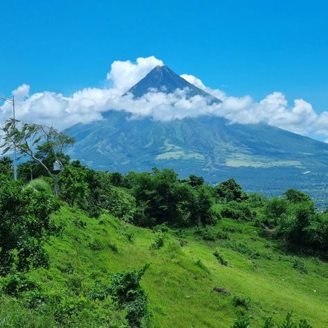 Legazpi, Bicol-Philippines, 2022 Bicol Philippines Aesthetic, Philippines Mountains, Mt Mayon, Bicol Philippines, Philippines Aesthetic, Philippines Culture, 2024 Vision, Mount Rainier, Adventure Travel