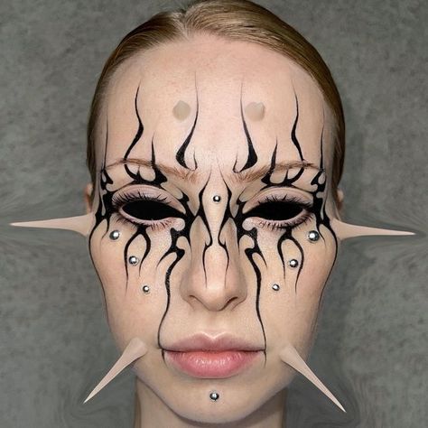 Dark Rave Makeup, Extravagant Makeup, Eye Makeup Styles, Graphic Makeup, Rave Makeup, Graphic Eyeliner, Halloween Makeup Inspiration, Scary Makeup, Dope Makeup