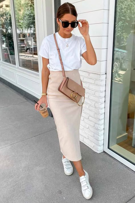 Beige Skirt Outfit, Jean Beige, Skirt Outfits Summer, Jean Skirt Outfits, Long Skirt Fashion, Midi Skirt Outfit, Beige Skirt, Long Skirt Outfits, Business Casual Outfits For Women