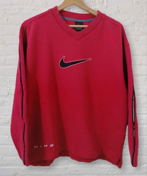 Sweatshirt Ootd, Old Nike, Old Nikes, Aesthetic Sweatshirt, Ootd Instagram, Nike Style, Nike Vintage, Style Aesthetic, Nike Fashion