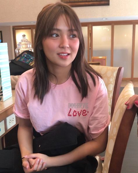 Kathryn Bernardo Kathryn Bernardo Bangs, Kathryn Bernardo Hairstyle, Shoulder Bob, Daniel Padilla, Kathryn Bernardo, Brown Balayage, Hair Appointment, Wispy Bangs, Makeup Looks Tutorial