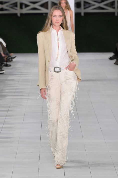 Ralph Lauren Spring 2025 Ready-to-Wear Collection Ralph Lauren Spring Summer, 2025 Fashion, Show Collection, Ralph Lauren Style, How To Make Clothes, September 2024, Marchesa, Fashion Show Collection, Estilo Boho