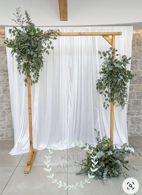 Wedding Arch Ideas White And Green, Wedding Arbor With Eucalyptus, Wedding Arch Ideas Eucalyptus, Minimalistic Wedding Arch, Eucalyptus Wedding Arch, Simple Wedding Arch, Wedding Flower Arch, Ruangan Studio, Floral Arch Wedding